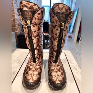 Coach Jolt Snow Boots Signature Brown & Cream Quilted Nylon Weatherproof 7.5